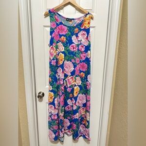 Bella Flor Maxi Dress - Velvet Daisy
Boutique